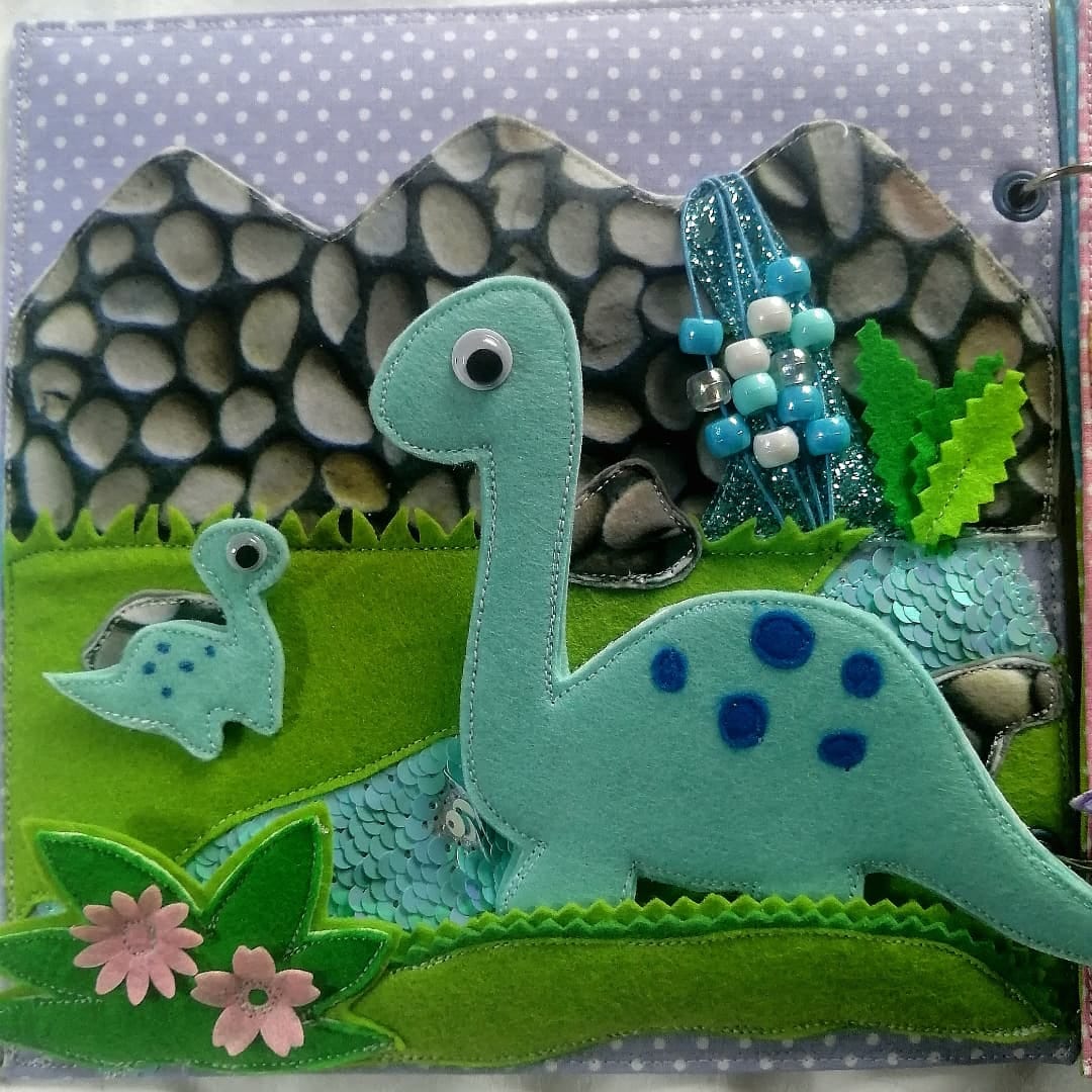 Quiet Book stránka DINOSAURUS